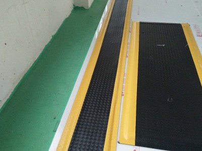 工位防疲劳垫,黄边抗疲劳地垫,站立缓解脚疲劳垫,胶板厂图2
